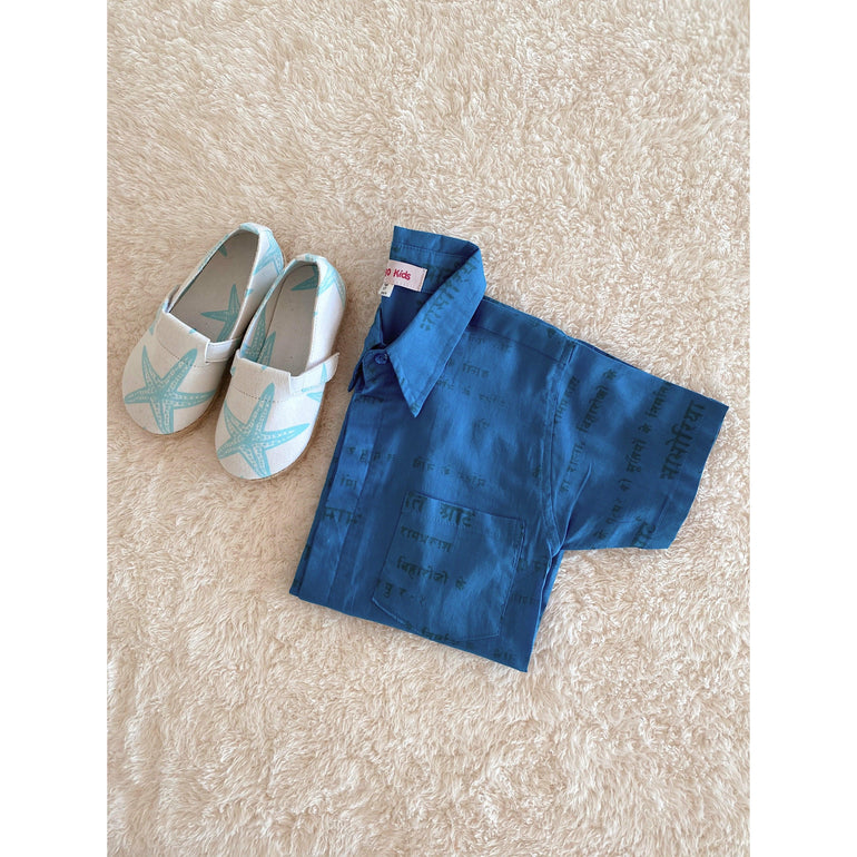Travel Shirt in Blue - Indigo Kids